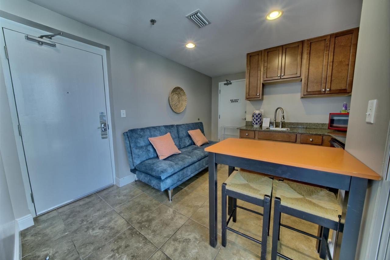 Sterling Breeze - Cozy Beachfront One Bedroom Condo パナマシティービーチ エクステリア 写真